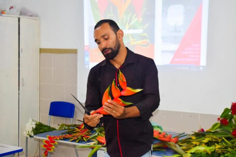 Curso de ornamentação realizado por meio do CRAS e Prefeitura de Barra do Roch