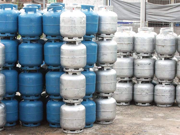 Camamu: Bandidos arrombam depósito de gás e furtam 40 botijões em Travessão 