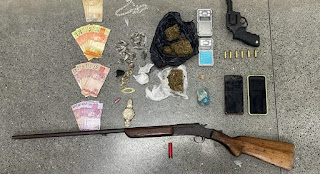 Ibirataia: Suspeitos de tráfico são apreendidos com armas e drogas