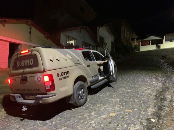 PM prende dupla com drogas no distrito de Camamuzinho