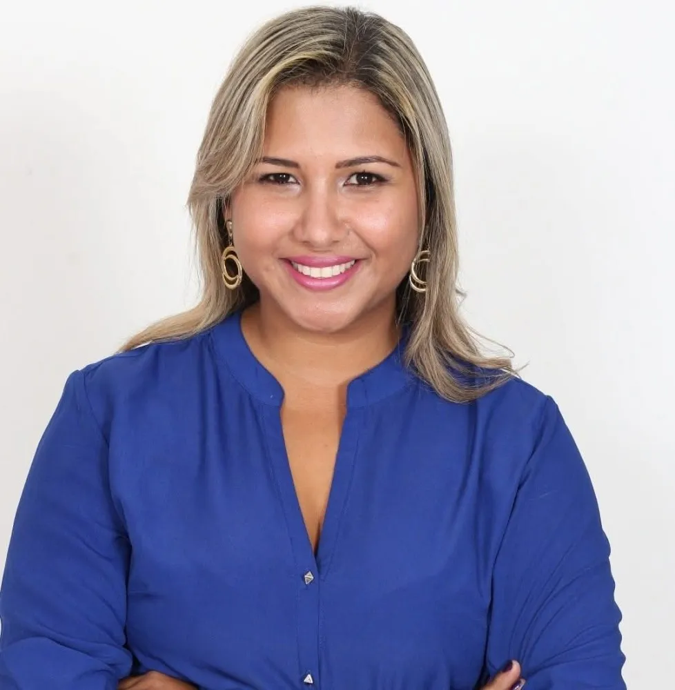 Jaqueline Mendes retorna à Ubatã FM e estreia o programa “Direto ao Ponto”