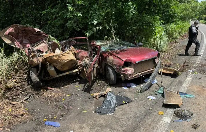 Colisão entre carro-forte e veículo de passeio deixa dois mortos na BR-101, em Aurelino Leal