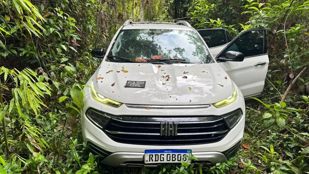 Ibirapitanga: Polícia Civil encontra Fiat Toro roubada escondido em mata