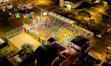 1ª noite do Arraiá Municipal 2026 reúne grande público na Praça Central de Campinápolis