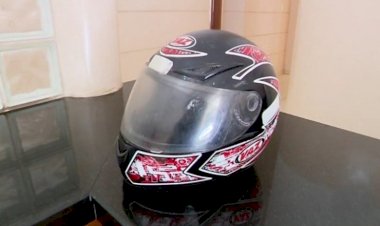 Mãe é presa suspeita de agredir filha com vara e capacete