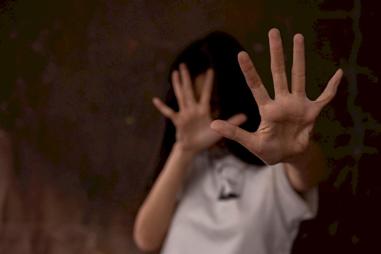Menina de 12 anos é estuprada pelo avô paterno; polícia investiga