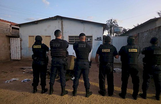 Facção movimentou R$ 2,8 milhões com tráfico, golpes e “Jogo do Tigrinho”, aponta operação em MT e GO